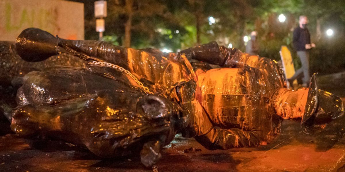 WATCH Abraham Lincoln statue torn down by Antifa in Portland during